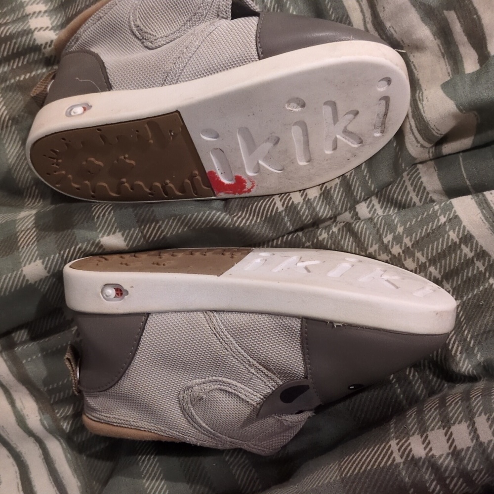 Squeaky Shoes - Picture 2 of 7
